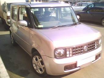 2003 Nissan Cube Photos