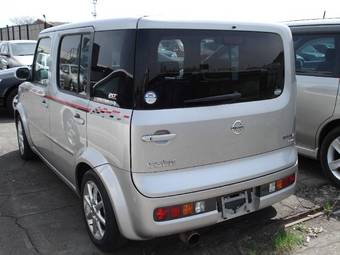 2003 Nissan Cube Photos