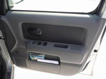 2003 Nissan Cube Photos