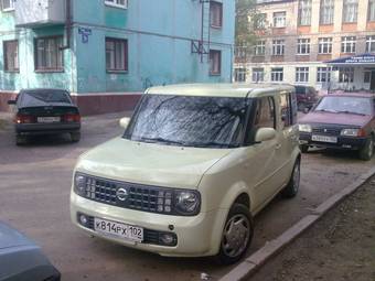 2003 Nissan Cube Photos