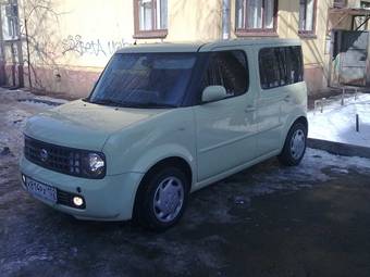 2003 Nissan Cube Photos