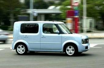 2003 Nissan Cube Photos