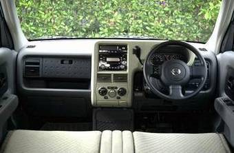 2003 Nissan Cube Pictures