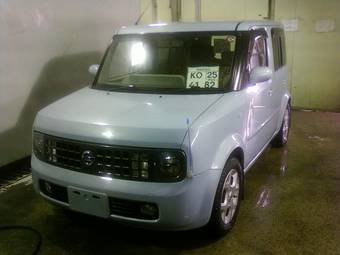 2003 Nissan Cube Photos