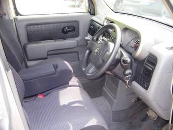 2003 Nissan Cube Photos