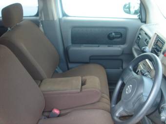 2003 Nissan Cube Photos