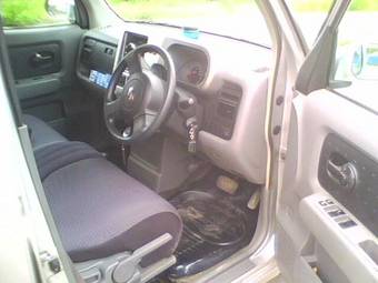 2003 Nissan Cube Pictures
