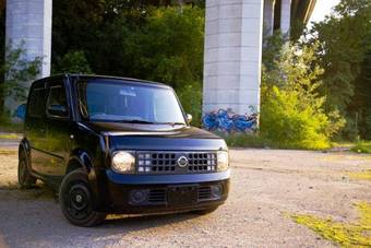 2003 Nissan Cube Photos