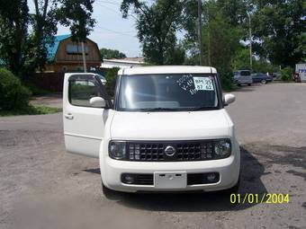 2003 Nissan Cube Photos
