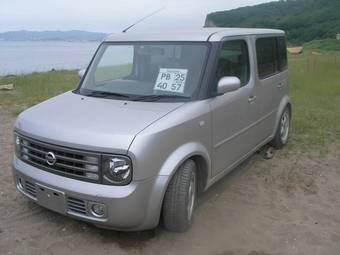 2003 Nissan Cube Photos