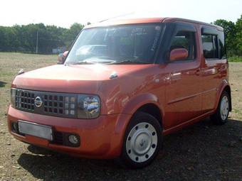 2003 Nissan Cube Photos