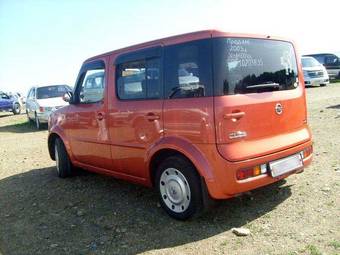 2003 Nissan Cube Photos
