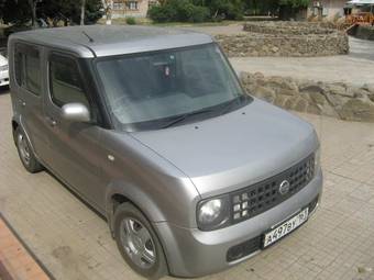 2003 Nissan Cube Photos