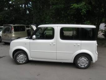 2003 Nissan Cube Photos