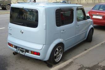 2003 Nissan Cube Photos