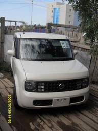 2003 Nissan Cube Photos