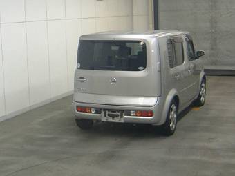 2003 Nissan Cube Photos