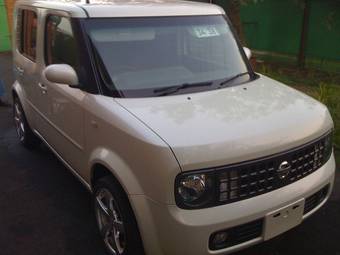 2003 Nissan Cube Photos