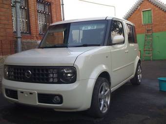 2003 Nissan Cube Photos