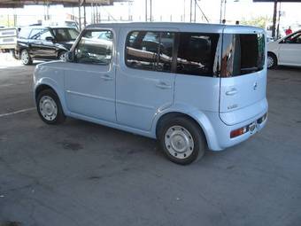 2003 Nissan Cube Photos