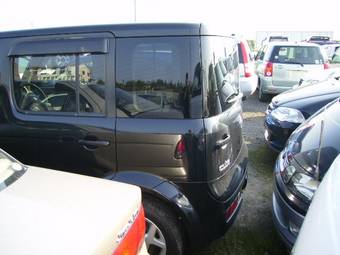 2003 Nissan Cube Photos