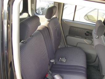 2003 Nissan Cube Photos