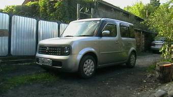 2003 Nissan Cube Photos