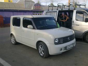 2003 Nissan Cube Photos