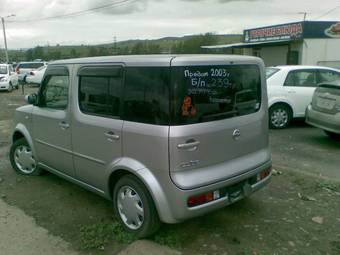 2003 Nissan Cube Photos