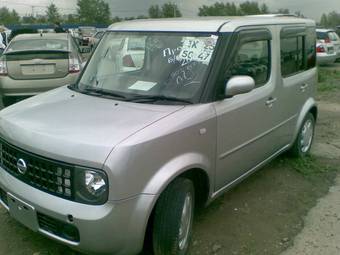 2003 Nissan Cube Photos