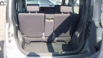 2003 Nissan Cube Photos