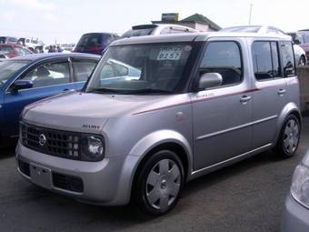 2003 Nissan Cube Photos