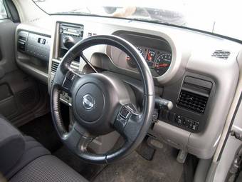 2003 Nissan Cube Pics