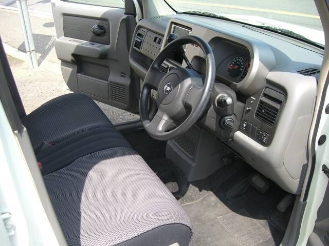 2004 Nissan Cube