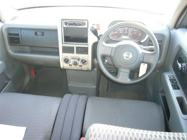 2004 Nissan Cube