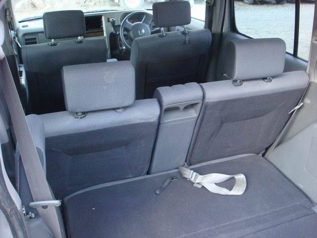 2004 Nissan Cube