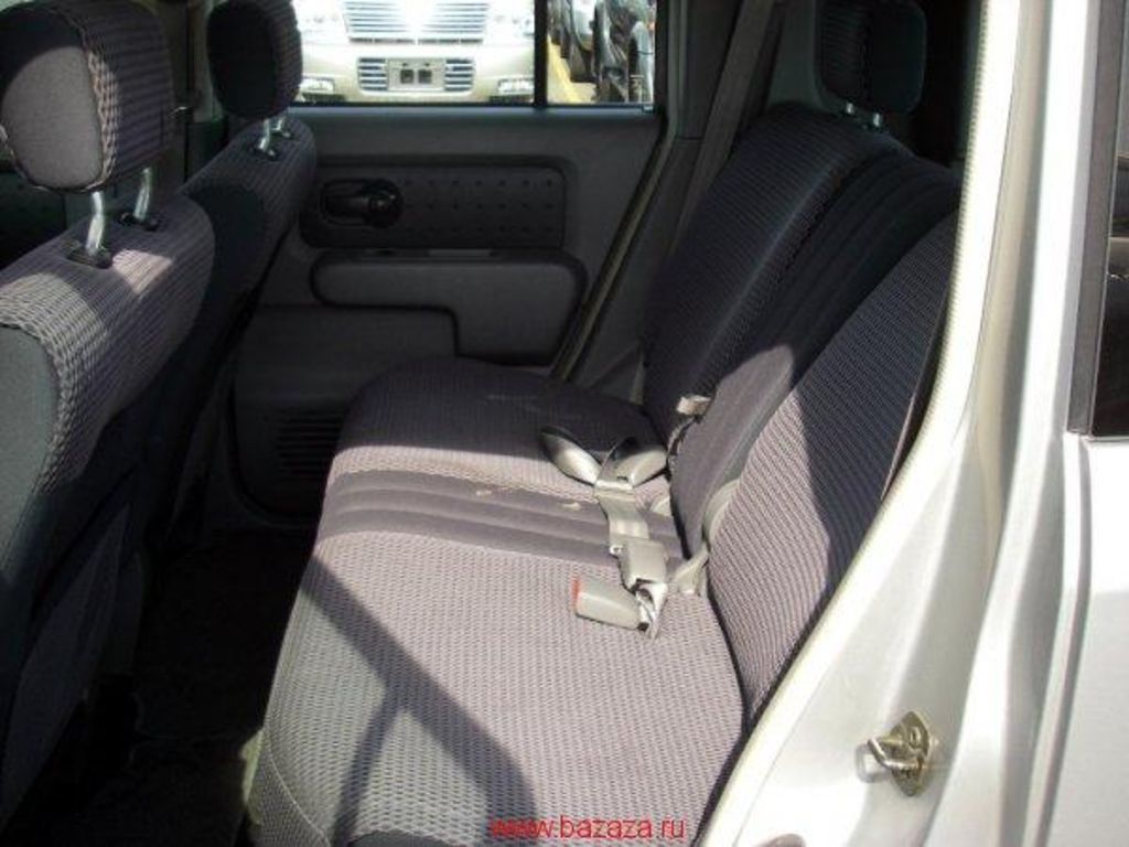 2004 Nissan Cube