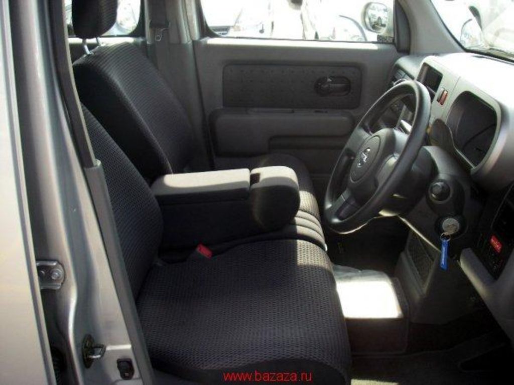 2004 Nissan Cube