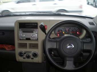 2004 Nissan Cube Photos