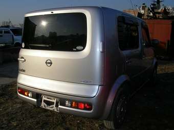 2004 Nissan Cube Photos