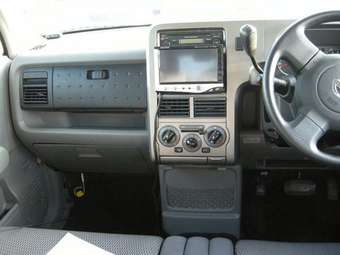 2004 Nissan Cube Pictures
