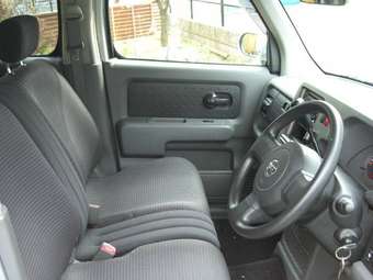 2004 Nissan Cube Pics