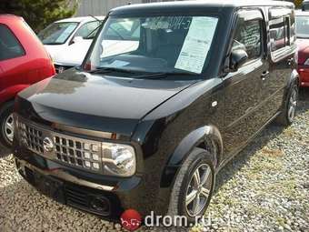 2004 Nissan Cube Photos