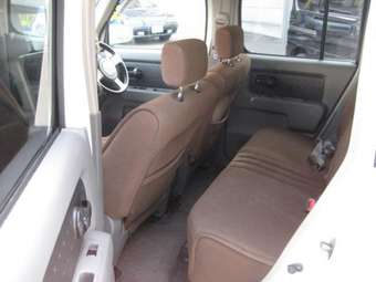 2004 Nissan Cube Pictures