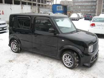 2004 Nissan Cube Photos