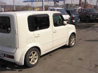 2004 Nissan Cube Photos