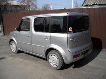 2004 Nissan Cube Photos