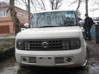 2004 Nissan Cube Photos