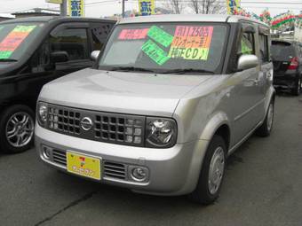 2004 Nissan Cube Photos