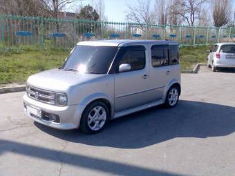 2004 Nissan Cube Photos